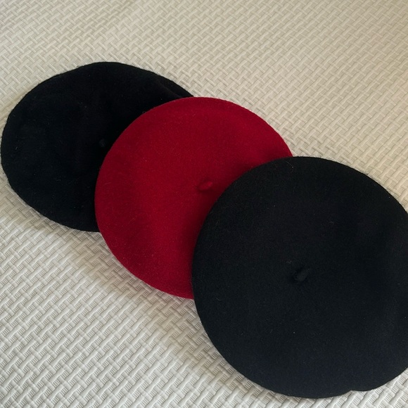 United Colors Of Benetton Accessories - Wool berets, set of 3.